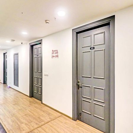 Townhouse Sector 30 Near Botanic Garden Of Indian Republic Hotel Noida Buitenkant foto