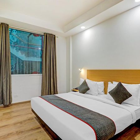 Townhouse Sector 30 Near Botanic Garden Of Indian Republic Hotel Noida Buitenkant foto
