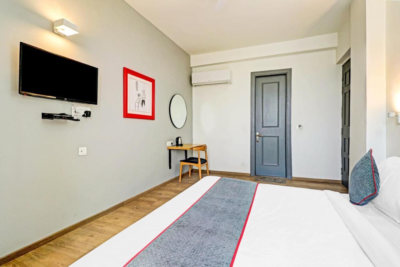 Townhouse Sector 30 Near Botanic Garden Of Indian Republic Hotel Noida Buitenkant foto