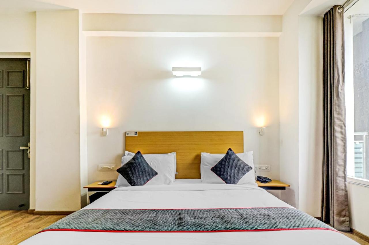 Townhouse Sector 30 Near Botanic Garden Of Indian Republic Hotel Noida Buitenkant foto