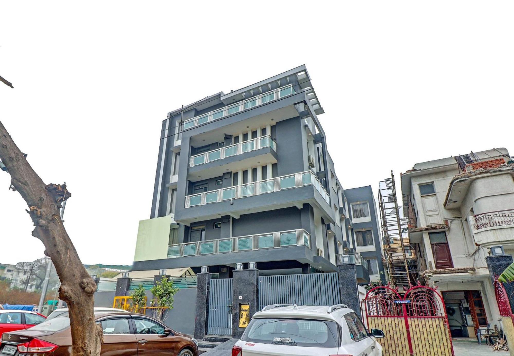 Townhouse Sector 30 Near Botanic Garden Of Indian Republic Hotel Noida Buitenkant foto