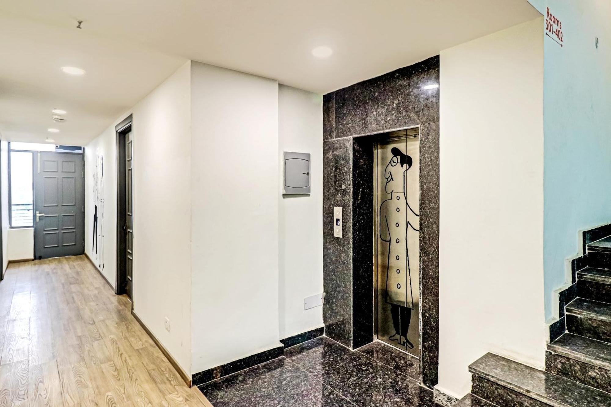 Townhouse Sector 30 Near Botanic Garden Of Indian Republic Hotel Noida Buitenkant foto