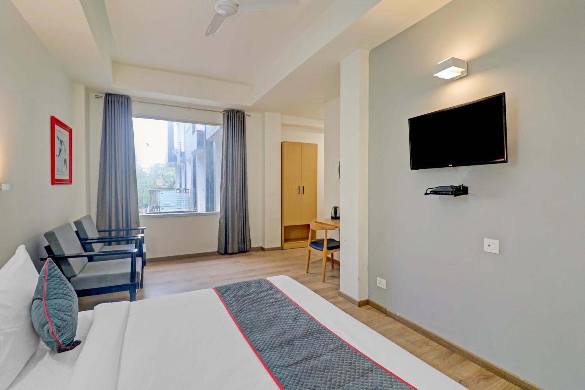 Townhouse Sector 30 Near Botanic Garden Of Indian Republic Hotel Noida Buitenkant foto