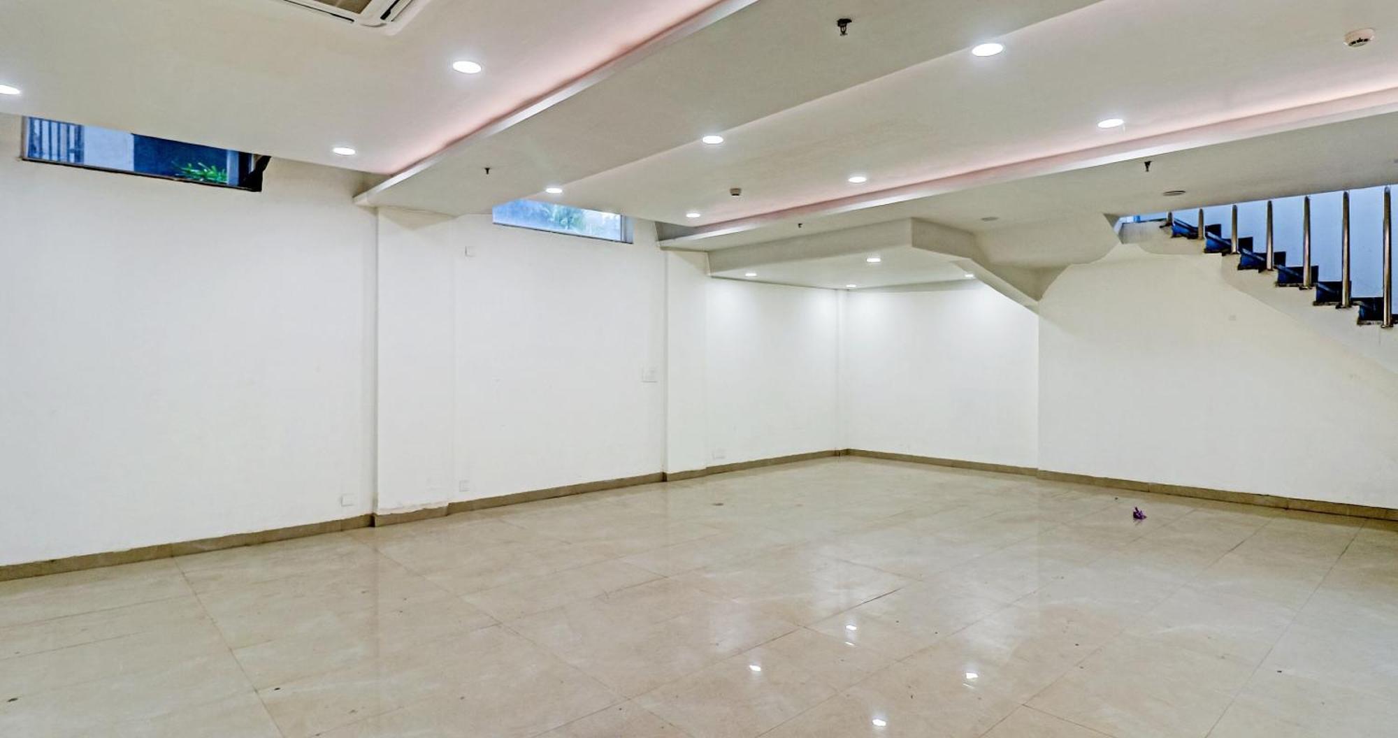 Townhouse Sector 30 Near Botanic Garden Of Indian Republic Hotel Noida Buitenkant foto