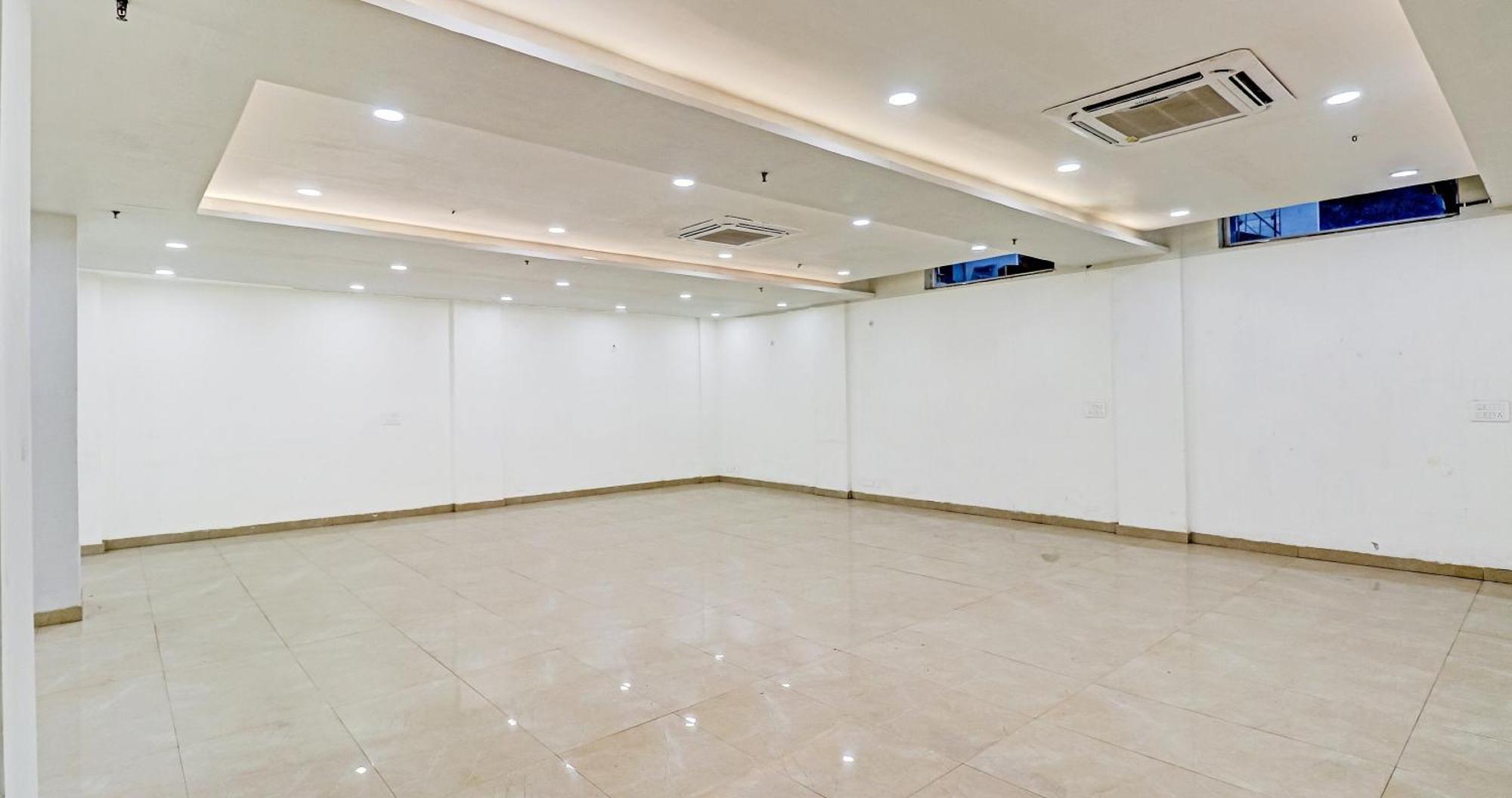 Townhouse Sector 30 Near Botanic Garden Of Indian Republic Hotel Noida Buitenkant foto