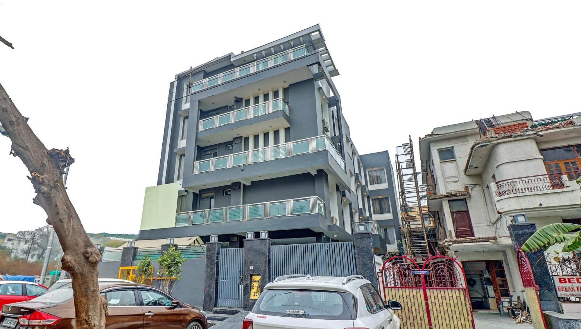 Townhouse Sector 30 Near Botanic Garden Of Indian Republic Hotel Noida Buitenkant foto